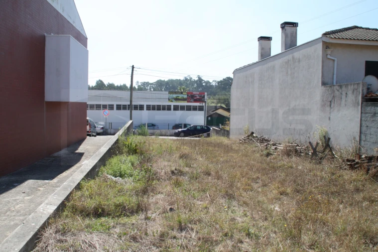 Terreno para Venda em Eixo e Eirol Foto 9