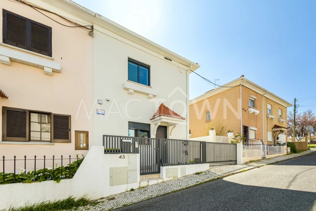 Moradia T4 para Venda em Beato Foto 1