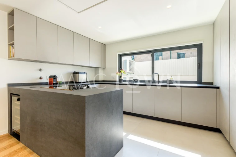 Moradia T4 para Venda em Beato Foto 8