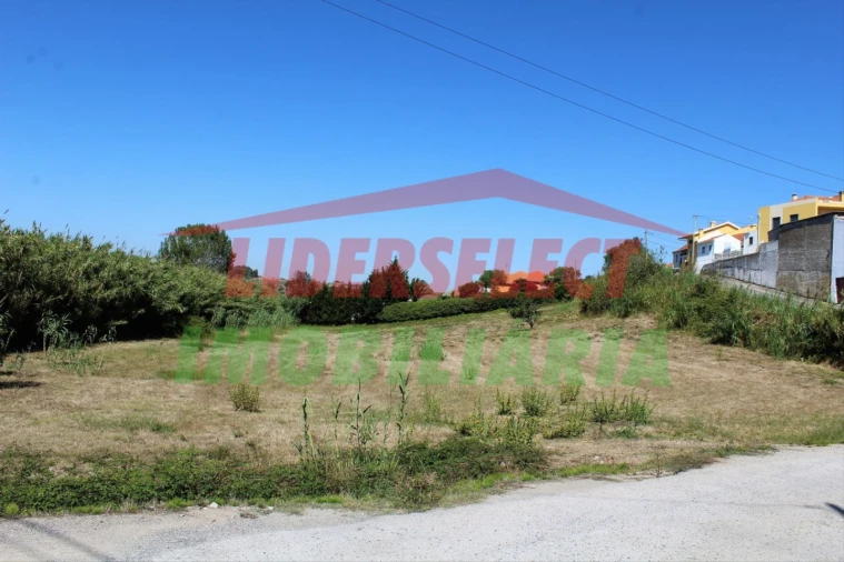 Terreno para Venda em A dos Cunhados e Maceira Foto 1