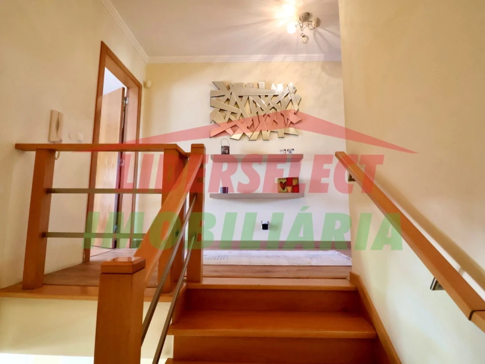 Moradia T3 para Venda em Silveira Foto 11