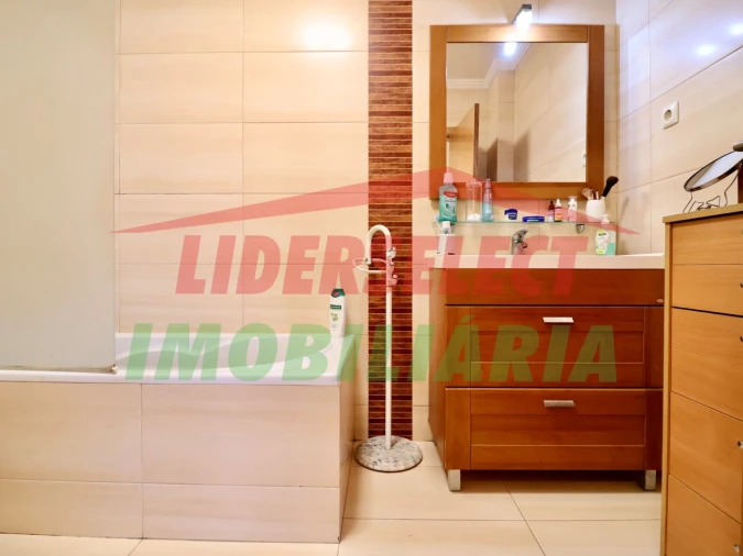 Moradia T3 para Venda em Silveira Foto 20