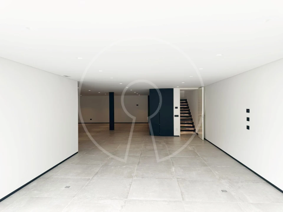 Moradia T4 para Venda em Alcabideche Foto 30