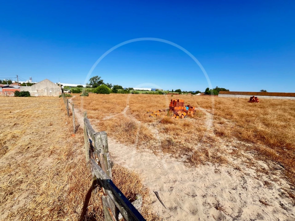 Terreno para Venda em Sarilhos Grandes Foto 6