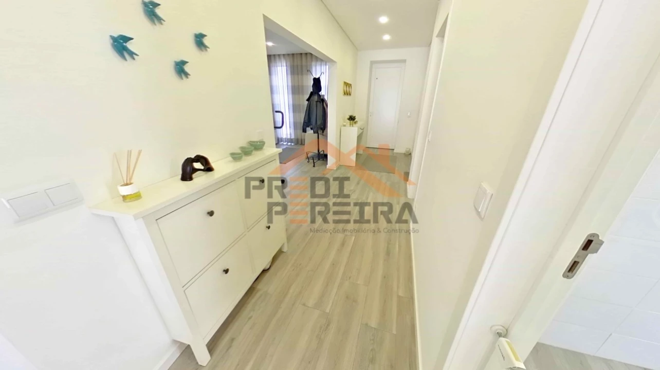 Moradia T3 para Venda em Ramada e Caneças Foto 15