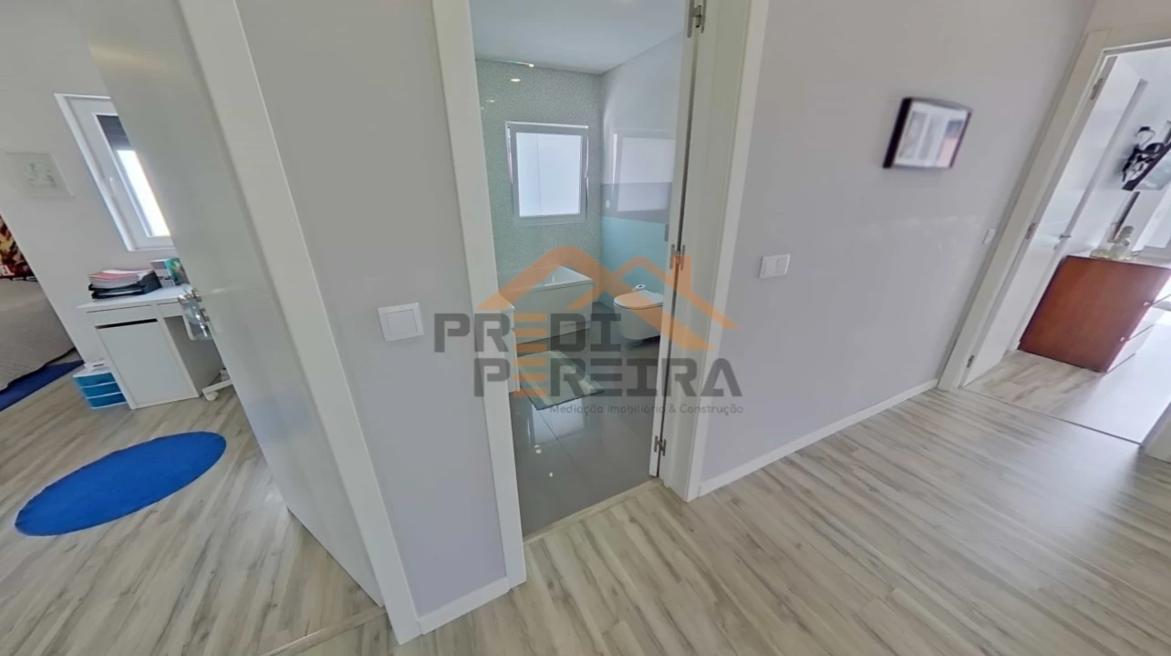 Moradia T3 para Venda em Ramada e Caneças Foto 32