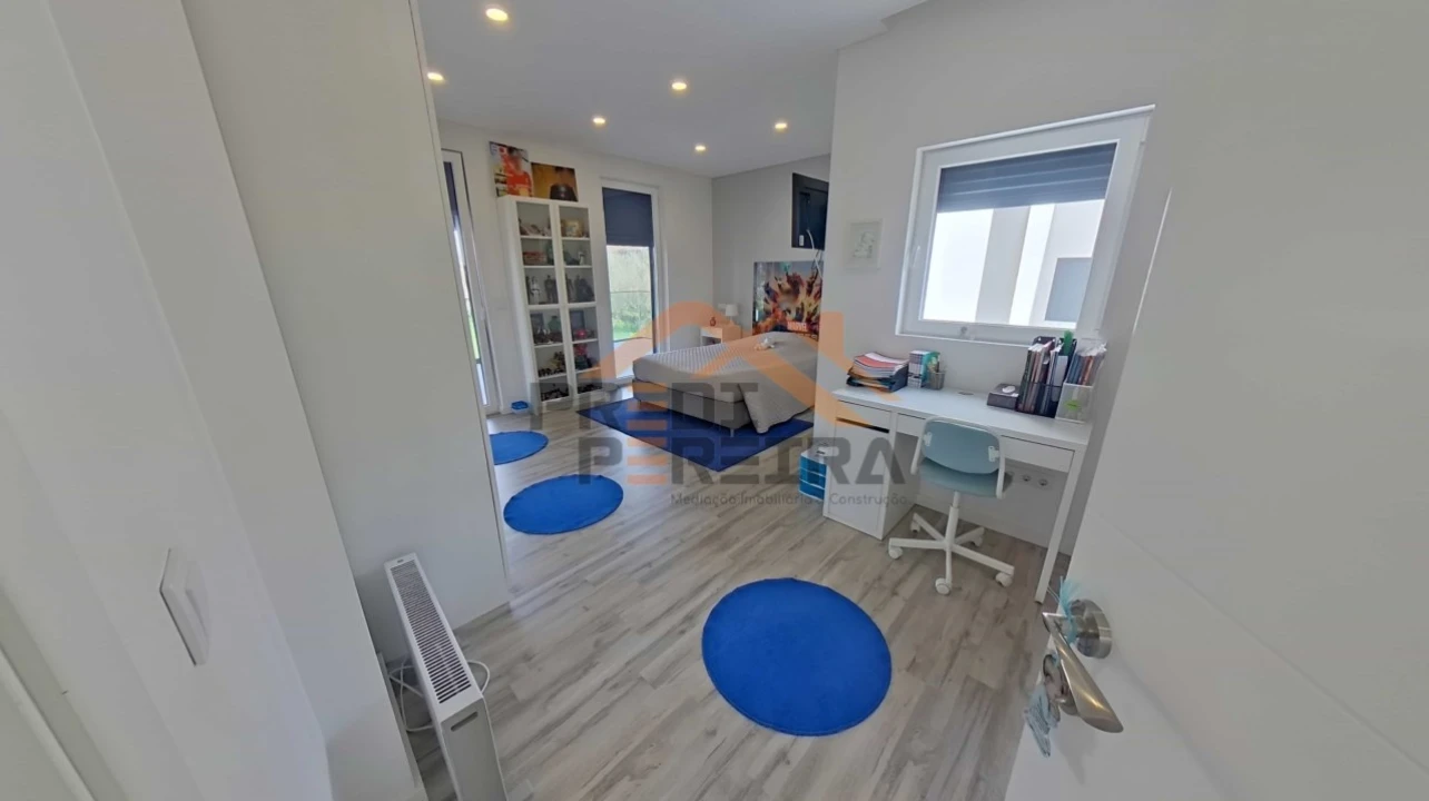 Moradia T3 para Venda em Ramada e Caneças Foto 34