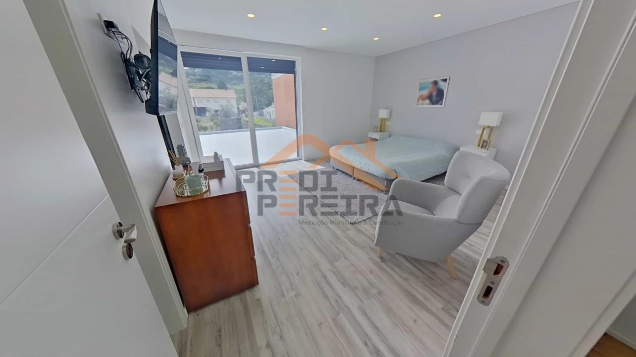 Moradia T3 para Venda em Ramada e Caneças Foto 39