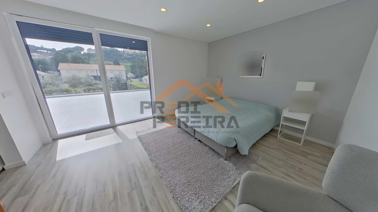 Moradia T3 para Venda em Ramada e Caneças Foto 36