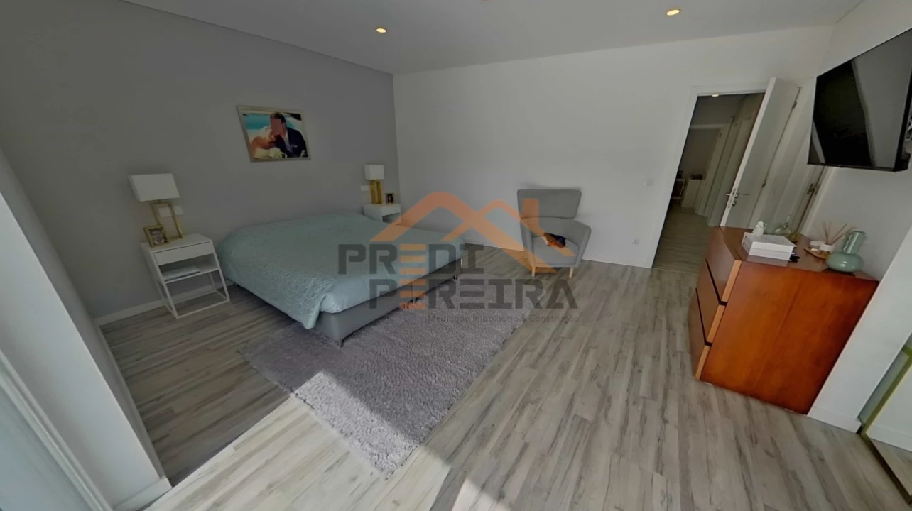 Moradia T3 para Venda em Ramada e Caneças Foto 43