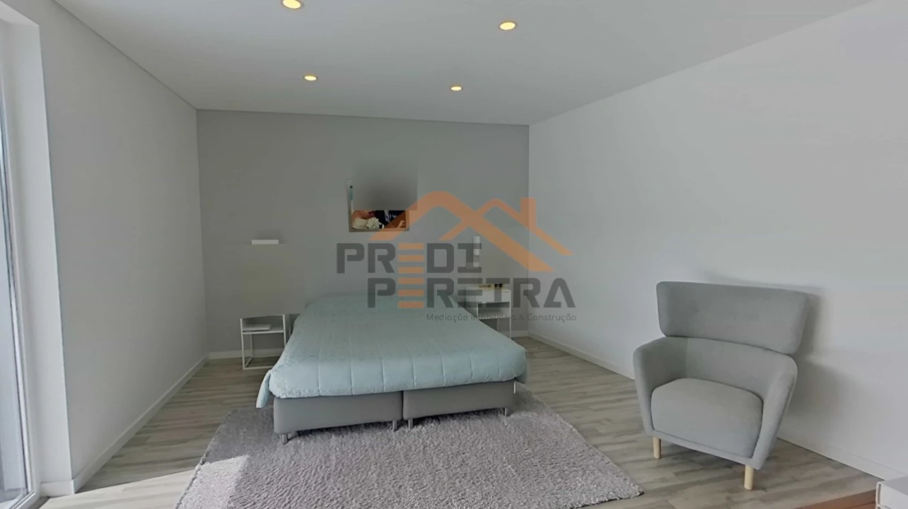 Moradia T3 para Venda em Ramada e Caneças Foto 38