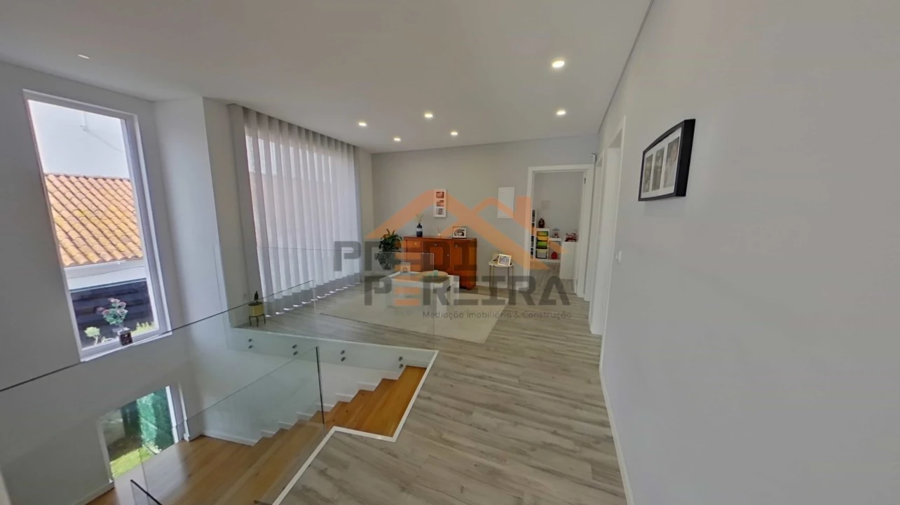 Moradia T3 para Venda em Ramada e Caneças Foto 24