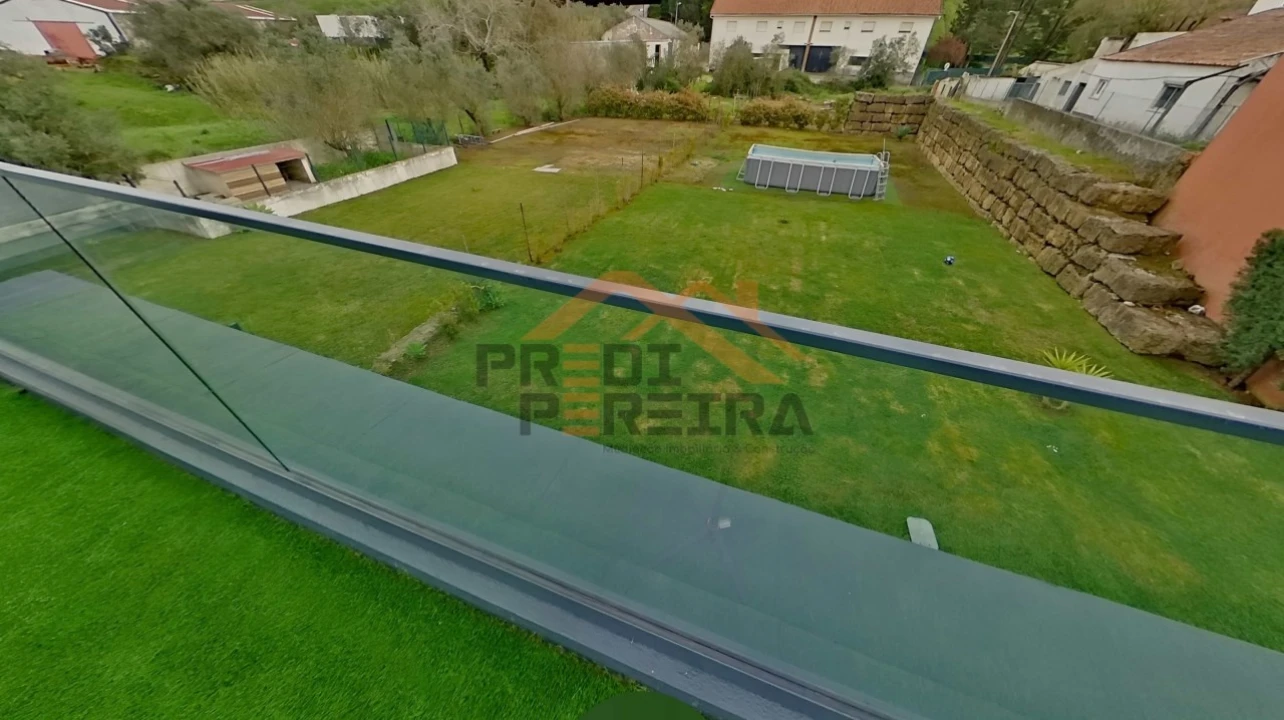 Moradia T3 para Venda em Ramada e Caneças Foto 5