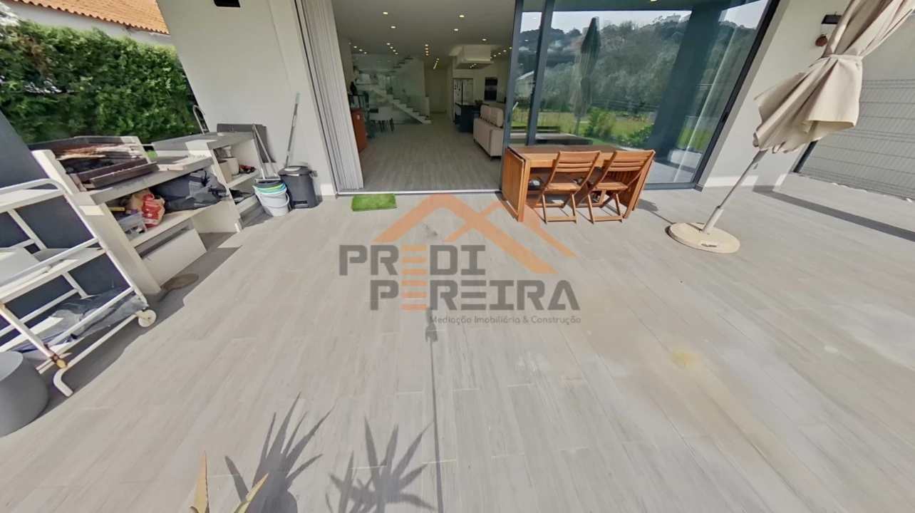 Moradia T3 para Venda em Ramada e Caneças Foto 53