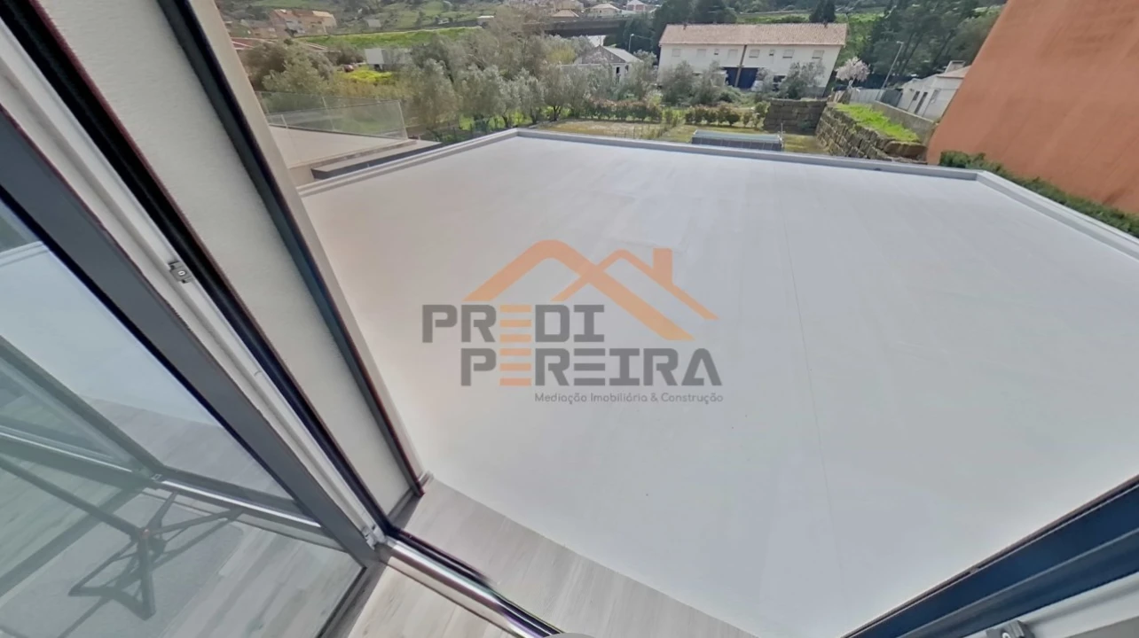 Moradia T3 para Venda em Ramada e Caneças Foto 57