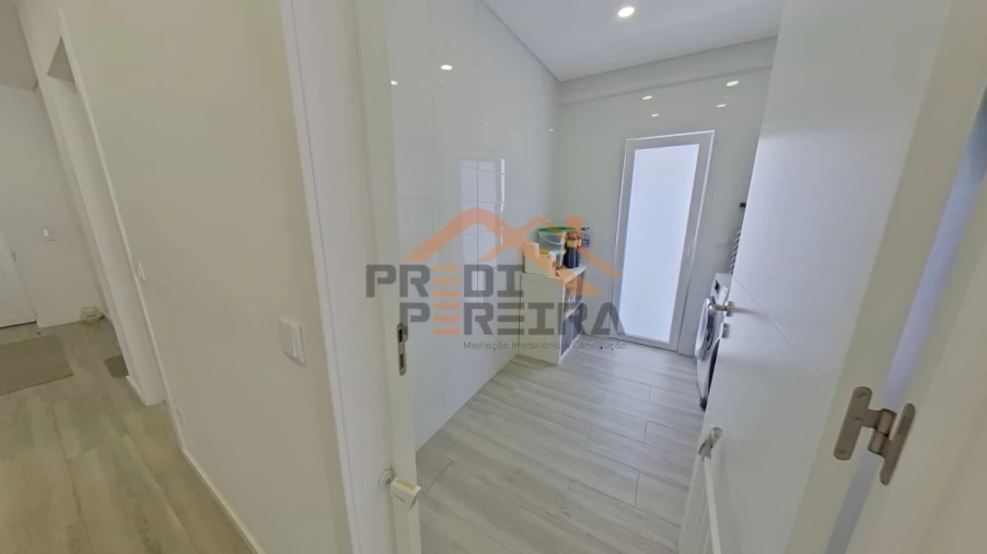 Moradia T3 para Venda em Ramada e Caneças Foto 16