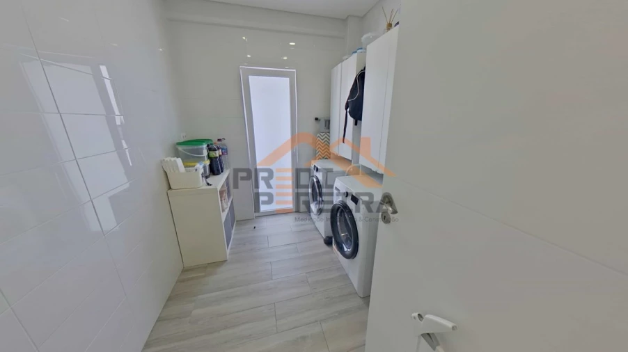 Moradia T3 para Venda em Ramada e Caneças Foto 17