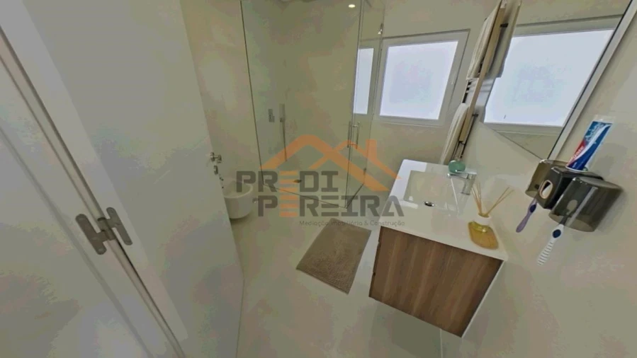 Moradia T3 para Venda em Ramada e Caneças Foto 44