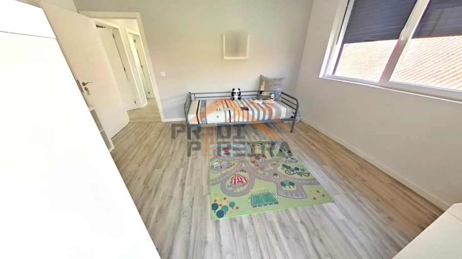 Moradia T3 para Venda em Ramada e Caneças Foto 28