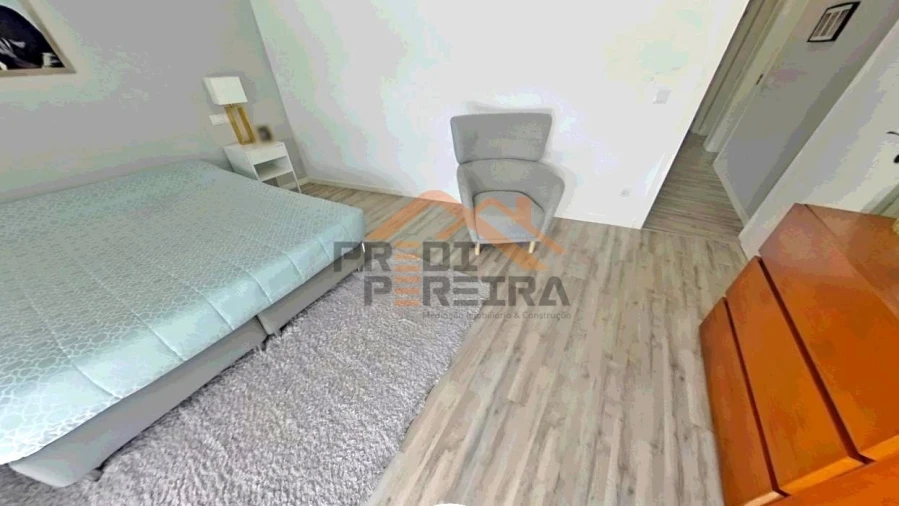 Moradia T3 para Venda em Ramada e Caneças Foto 40