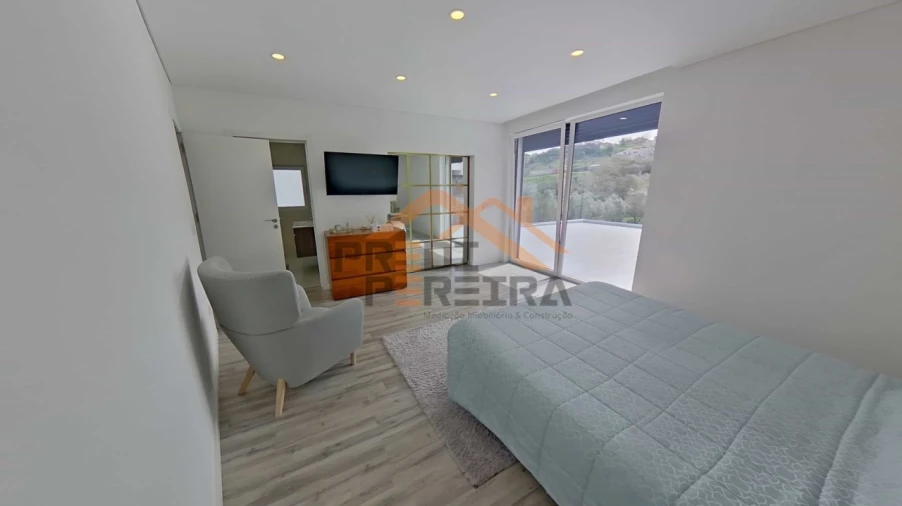 Moradia T3 para Venda em Ramada e Caneças Foto 41