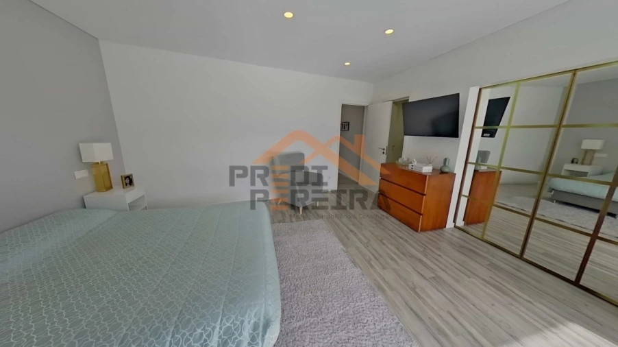 Moradia T3 para Venda em Ramada e Caneças Foto 42