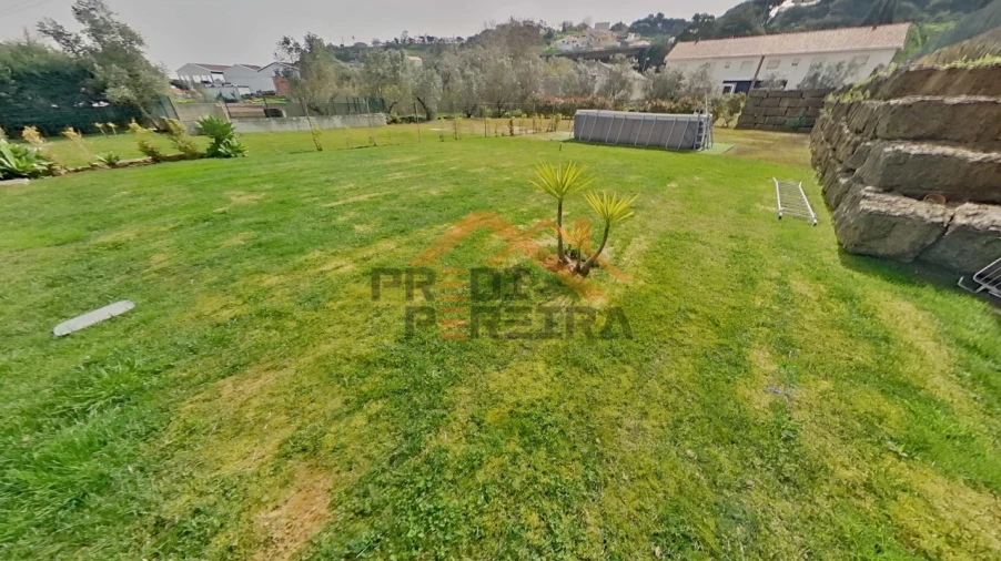 Moradia T3 para Venda em Ramada e Caneças Foto 3