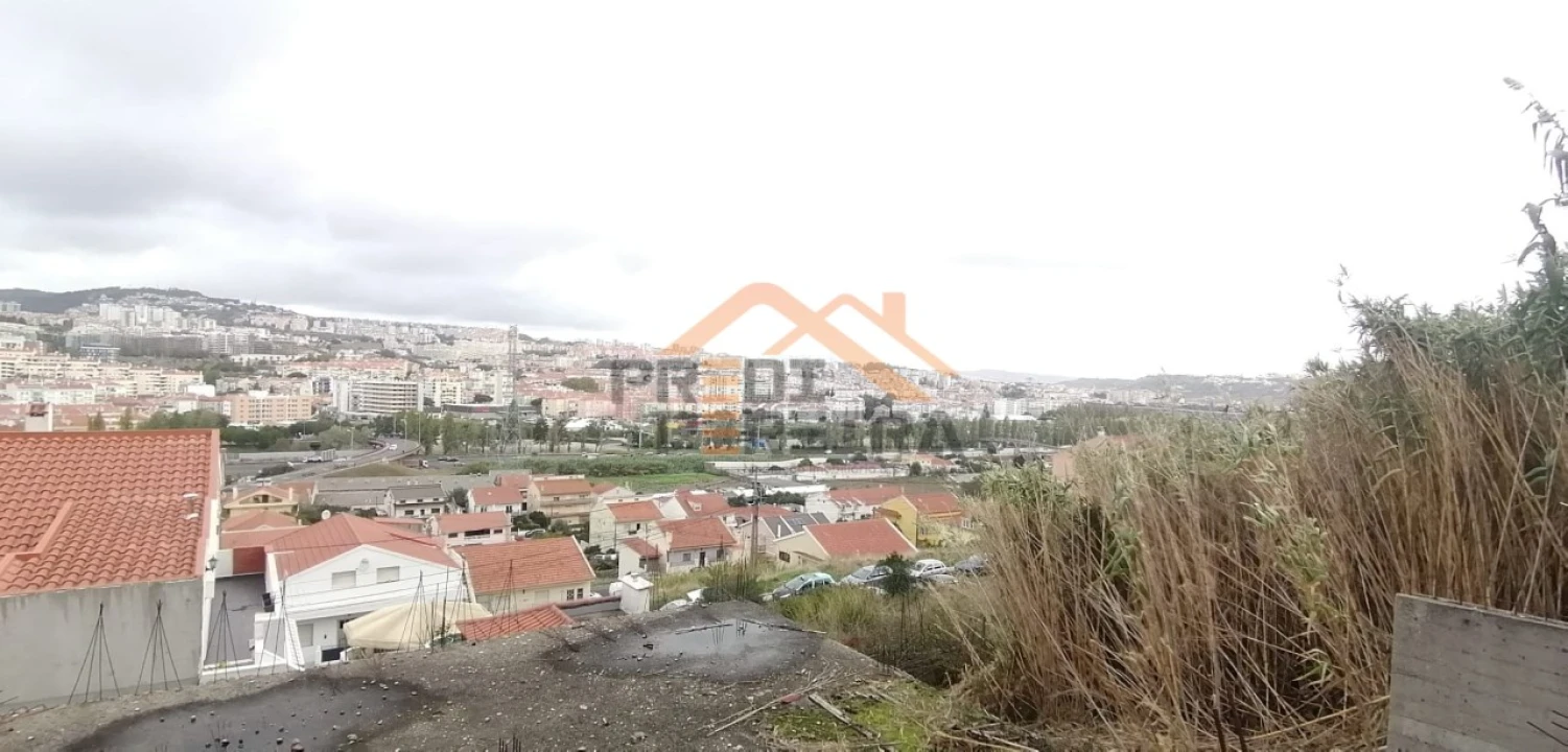 Terreno para Venda em Odivelas Foto 3