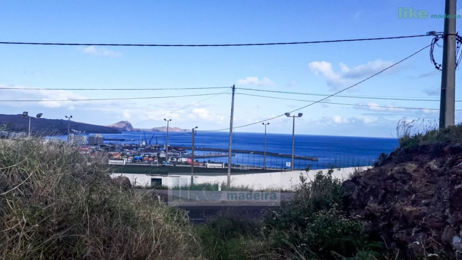 Terreno para Venda em Caniçal Foto 2