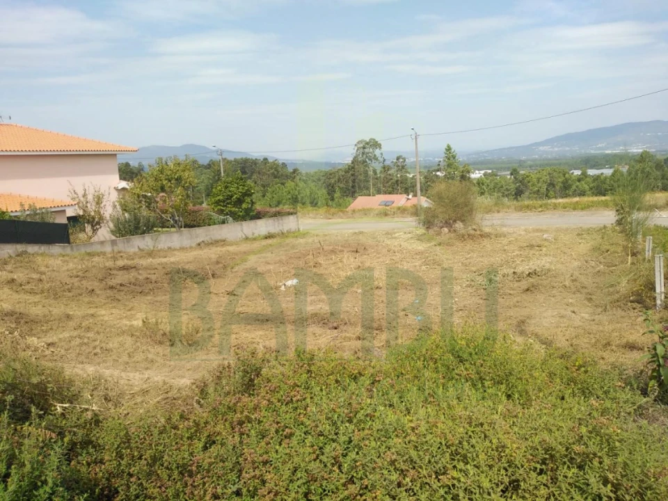 Terreno para Venda em Reboreda e Nogueira Foto 2