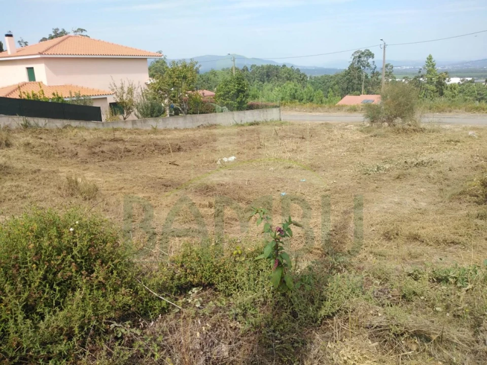 Terreno para Venda em Reboreda e Nogueira Foto 1