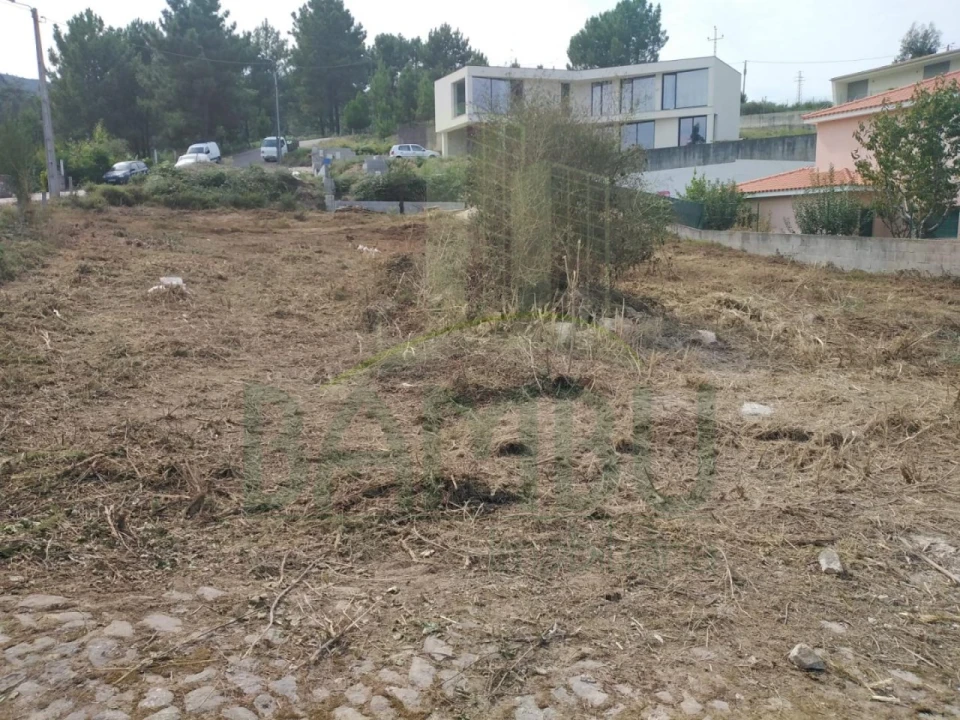 Terreno para Venda em Reboreda e Nogueira Foto 4