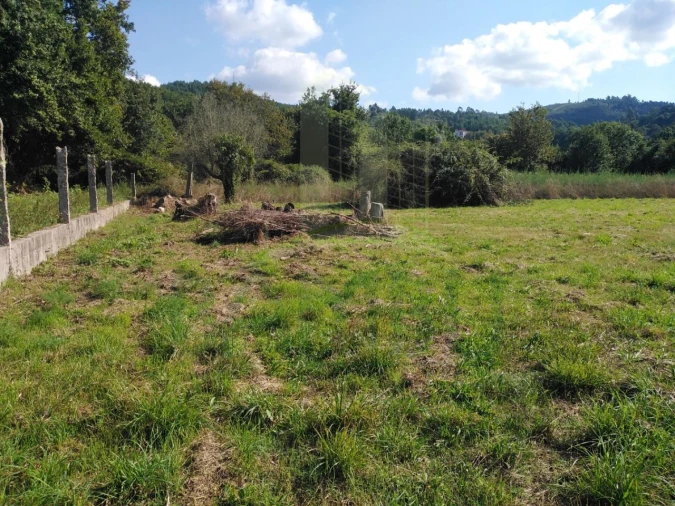 Terreno para Venda em Cornes Foto 4