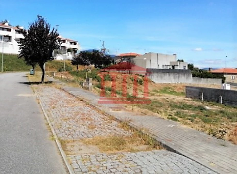 Terreno para Venda em Gamil e Midões Foto 3