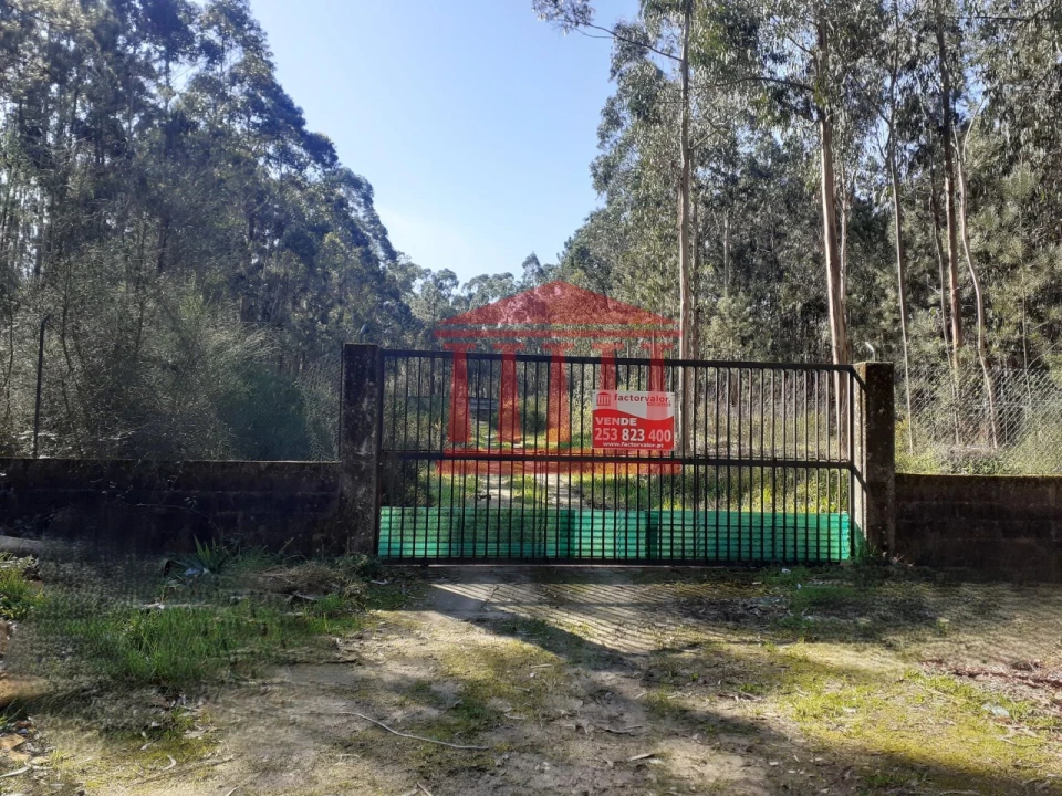 Terreno para Venda em Vila Chã Foto 2