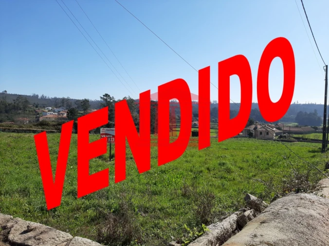 Terreno para Venda em Vila Cova e Feitos