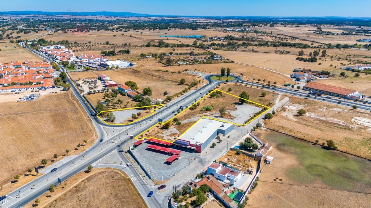 Terreno para Venda em Bacelo e Senhora da Saúde Foto 4