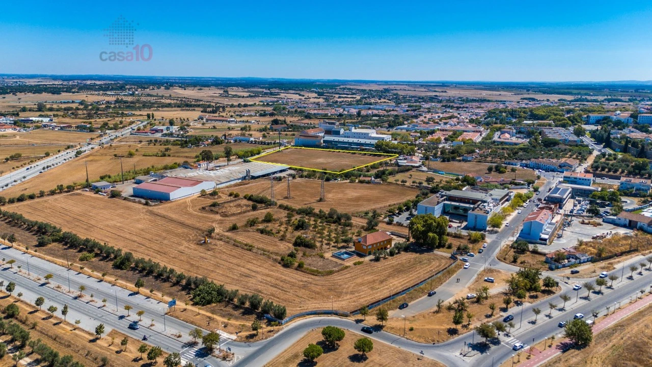 Terreno para Venda em Bacelo e Senhora da Saúde Foto 3