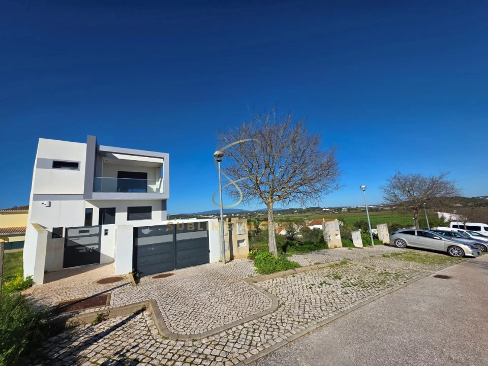 Terreno para Venda em Lagos (São Sebastião e Santa Maria) Foto 9