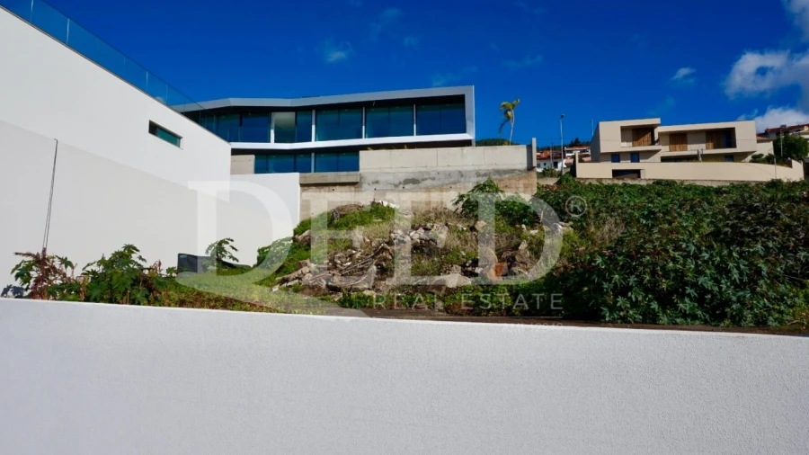 Terreno para Venda em Funchal (Santa Maria Maior)