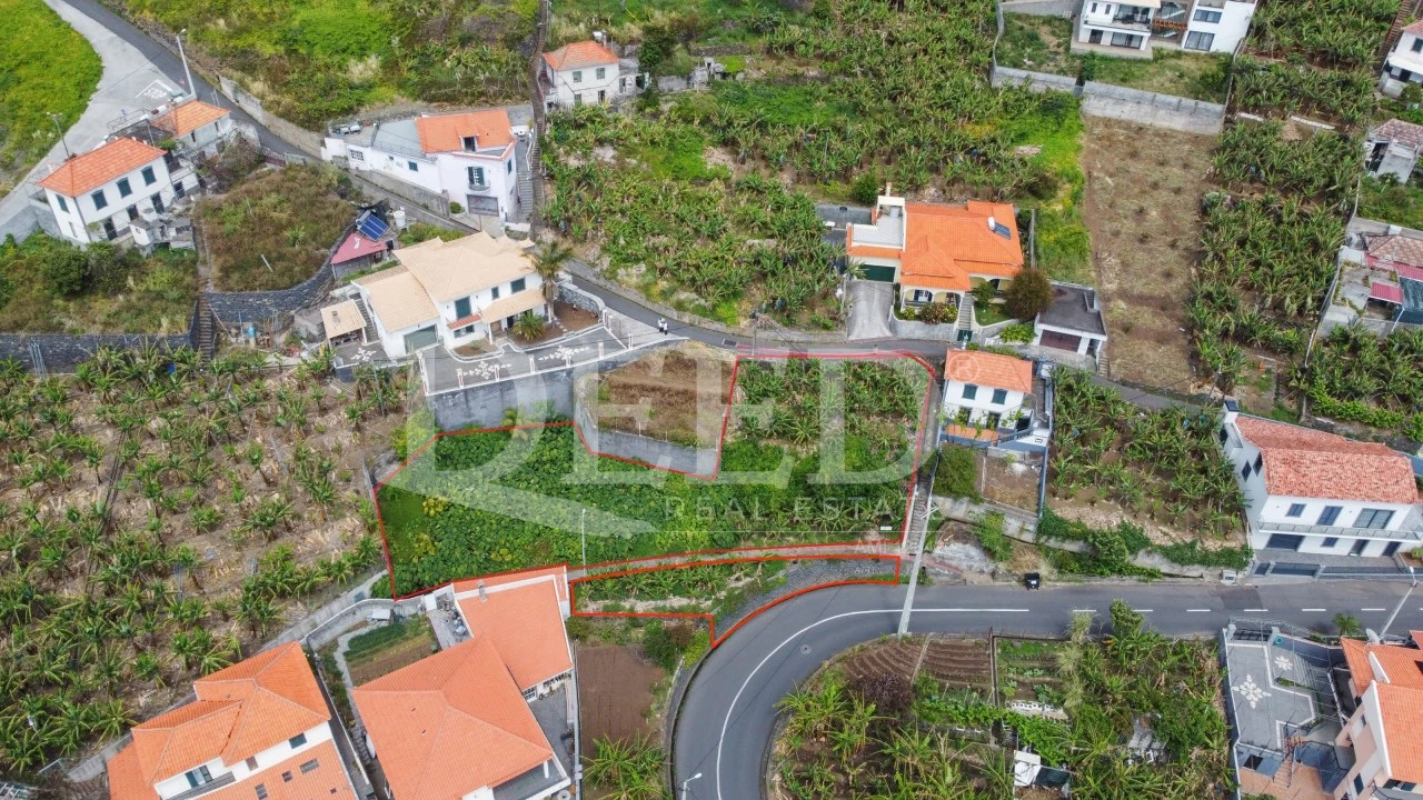 Terreno para Venda em Ribeira Brava Foto 1