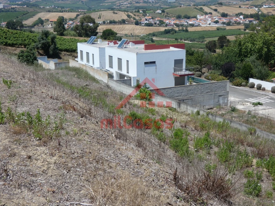 Terreno para Venda em Carvoeira e Carmões Foto 6