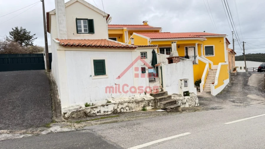 Moradia T2 para Venda em Maxial e Monte Redondo