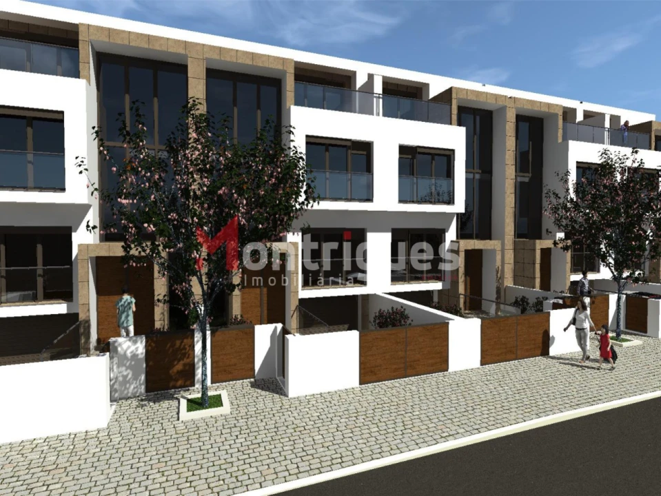 Terreno para Venda em Sarilhos Grandes Foto 2