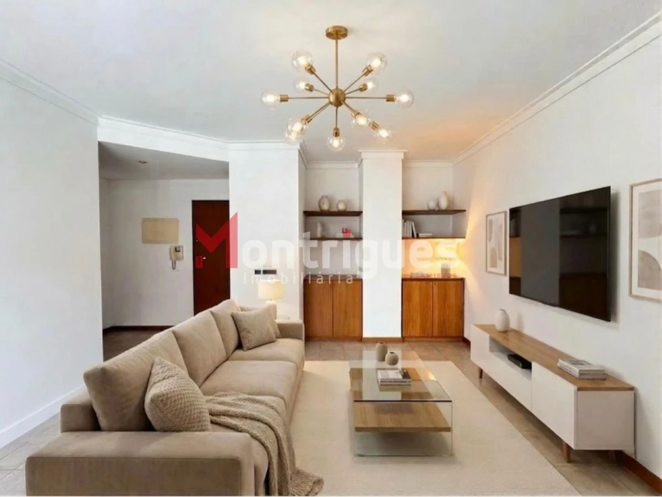 Apartamento T1 para Venda em Parque das Nações Foto 1