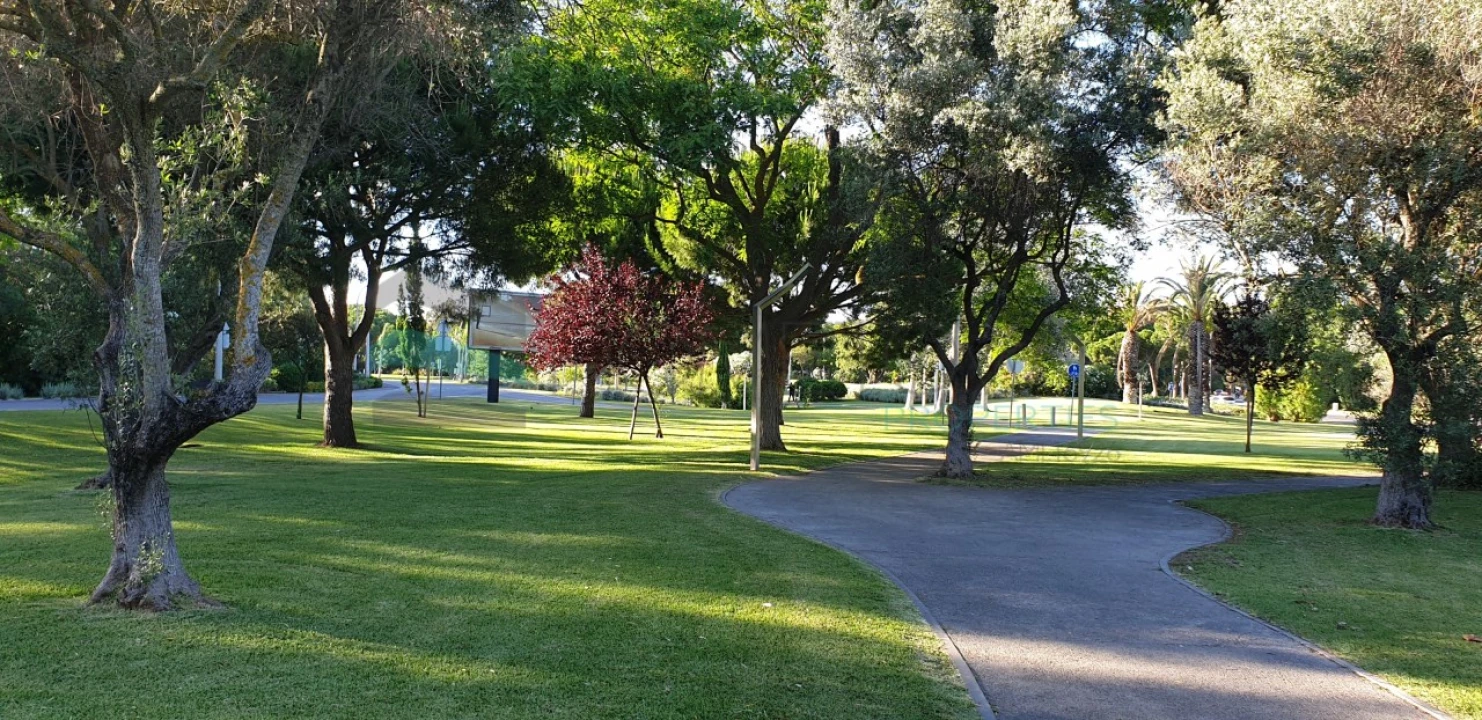 Terreno para Venda em Quarteira Foto 7