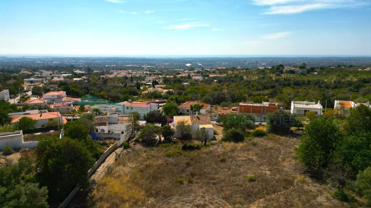 Terreno para Venda em Santa Barbara de Nexe Foto 1