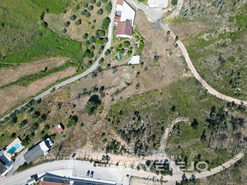 Terreno para Venda em Urqueira Foto 1