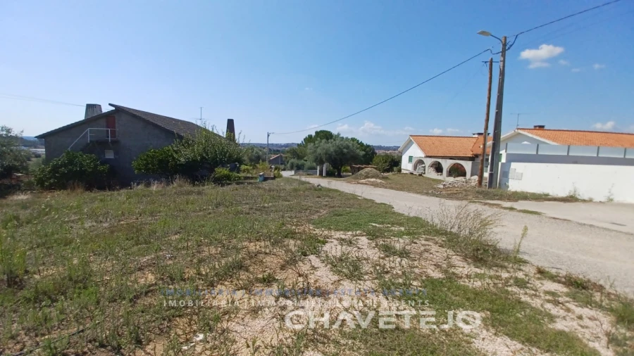 Terreno para Venda em São João Baptista e Santa Maria dos Olivais Foto 3