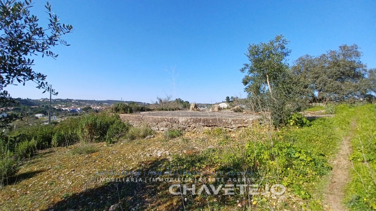 Terreno para Venda em Carregueiros Foto 1